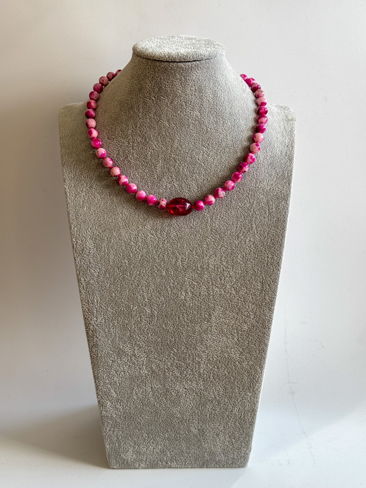 Collar Ágatha Fucsia