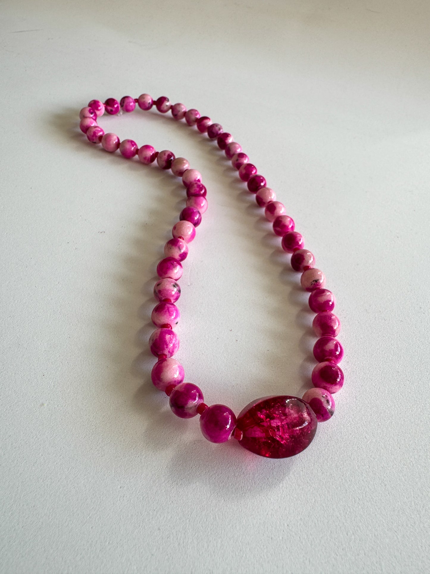 Collar Ágatha Fucsia